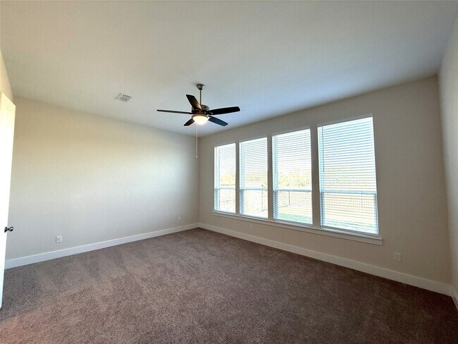 Building Photo - 2519 Dovetail Elm Dr