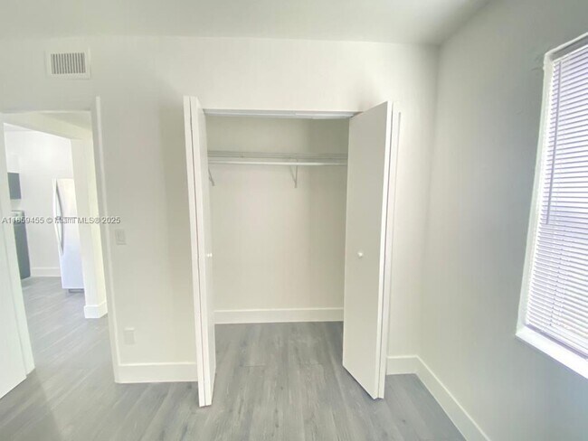 Building Photo - 2150 NW 24th St