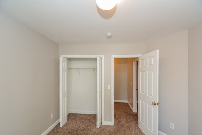 Building Photo - 4932 Windmere Chase Dr