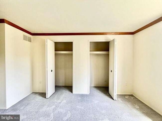 Building Photo - 1 Crotona Ct