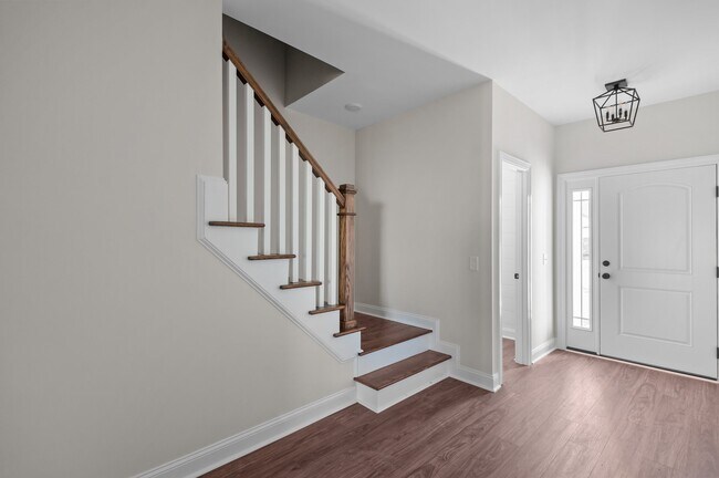 Building Photo - 4400 Laurel Rdg Dr