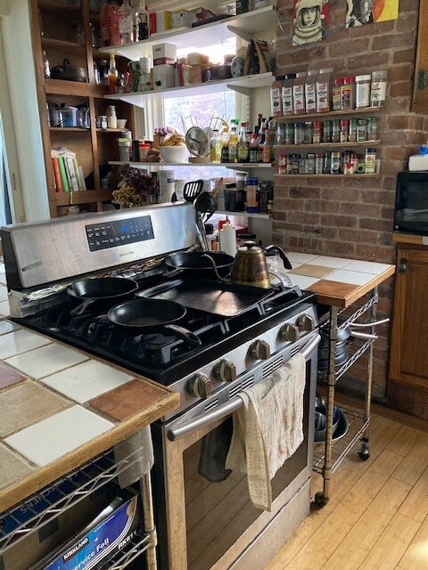 Building Photo - 219 Dwight St