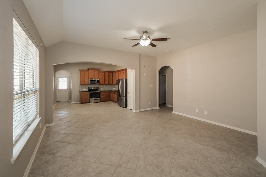 Building Photo - 20762 Rainmead Dr