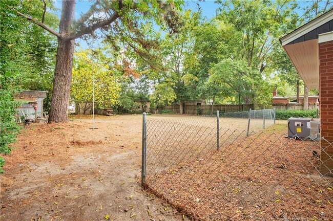 Building Photo - 4914 Walnut Dr