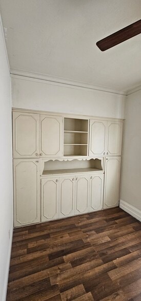 1st Floor Bedroom - 263 N Prairie St