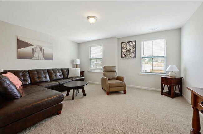 Building Photo - 155 Rossell Park Cir