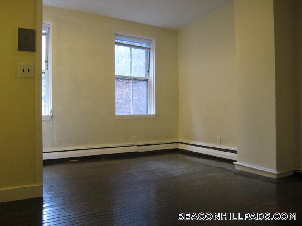 Building Photo - 41 Anderson St