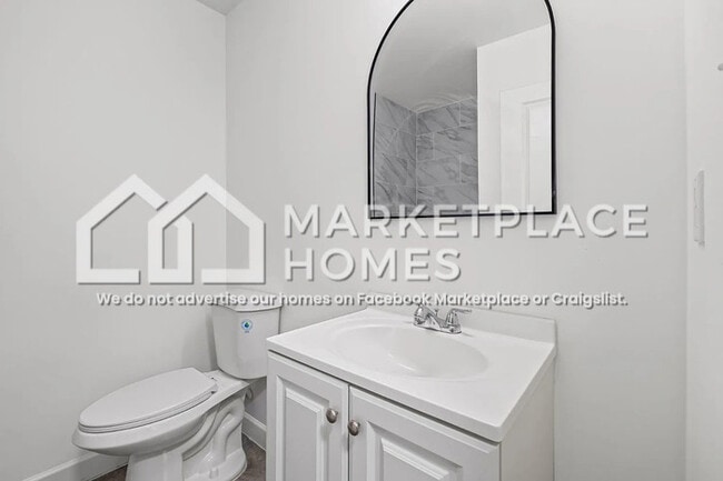 Building Photo - 853 Kippley St