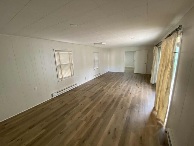 Building Photo - 2629 Dodge Ave