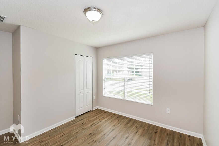 Building Photo - 11892 Carson Lake Dr W