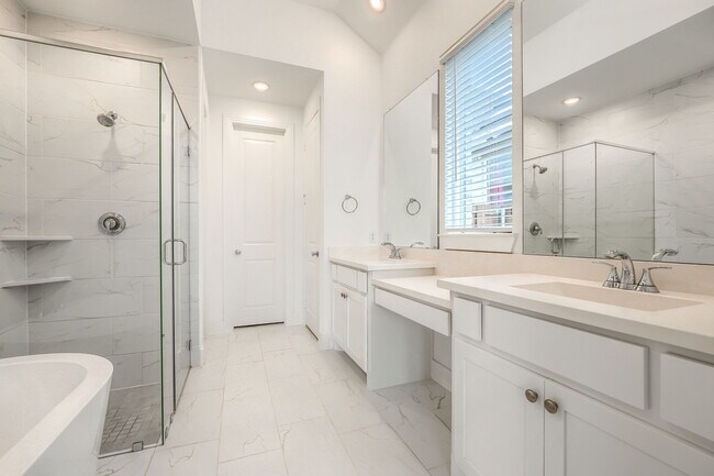 Building Photo - 1307 Beach Blvd