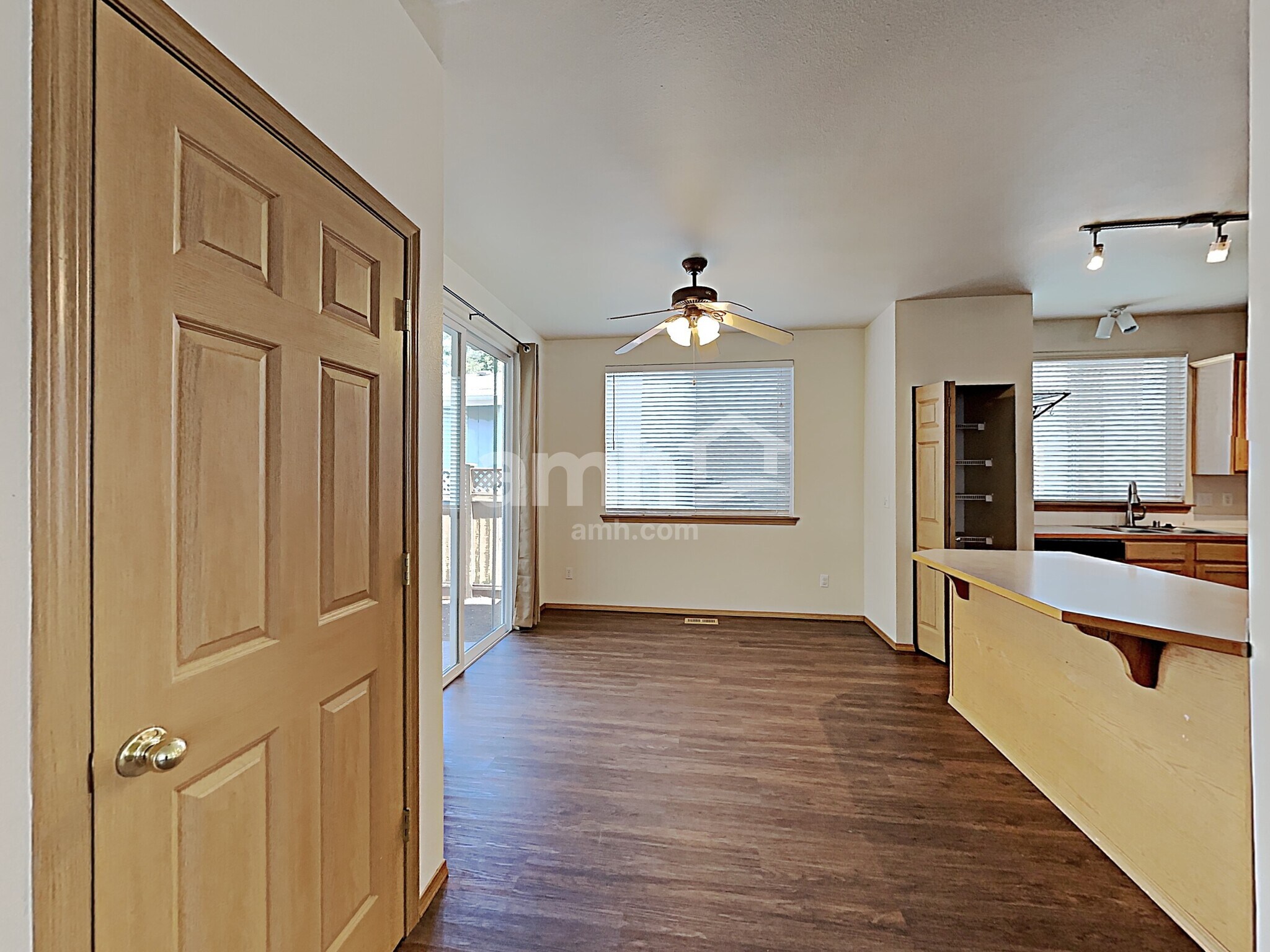 Building Photo - 2808 6th St SE