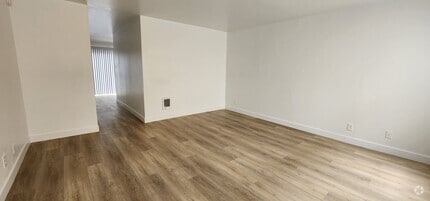Building Photo - 478 HUNT PK
