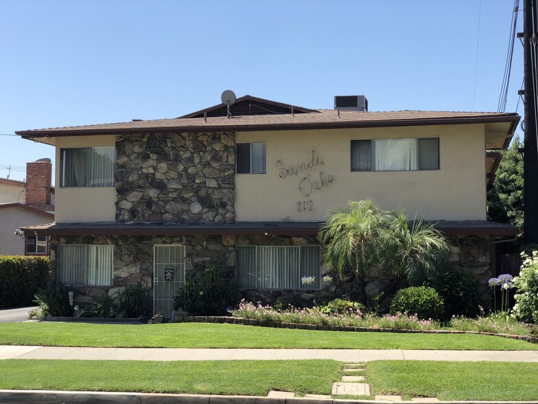 Building Photo - 312 E Live Oak St