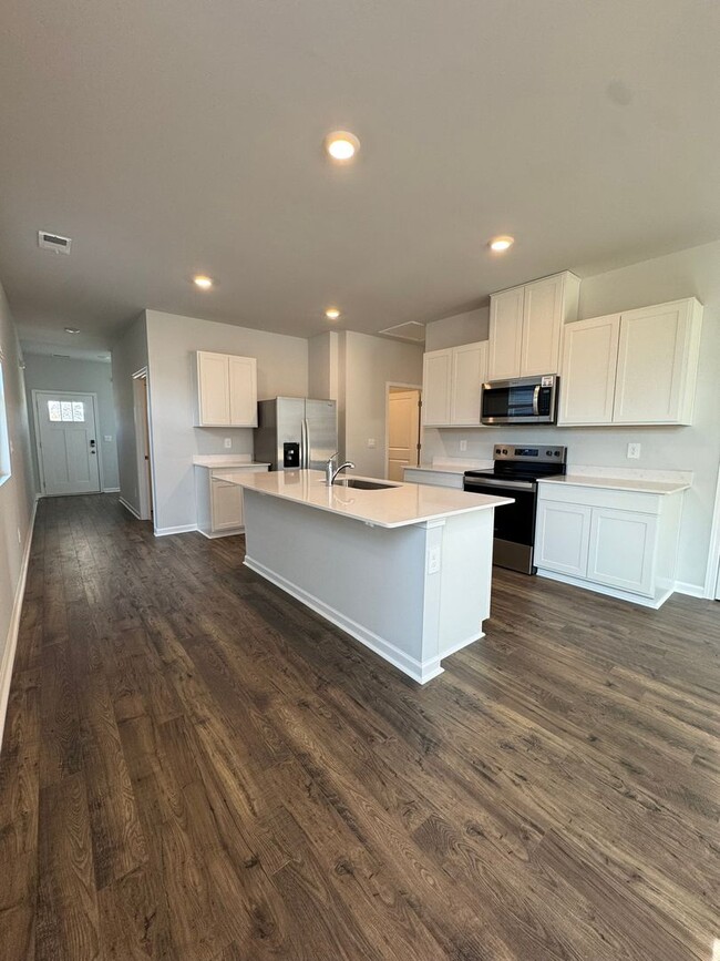 Building Photo - 4332 Oswin Dr