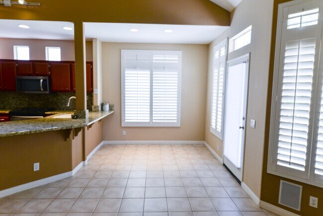 Building Photo - Resort style 2 bedroom/2 bath Condo/ walking distance to Ocean Ranch Village!
