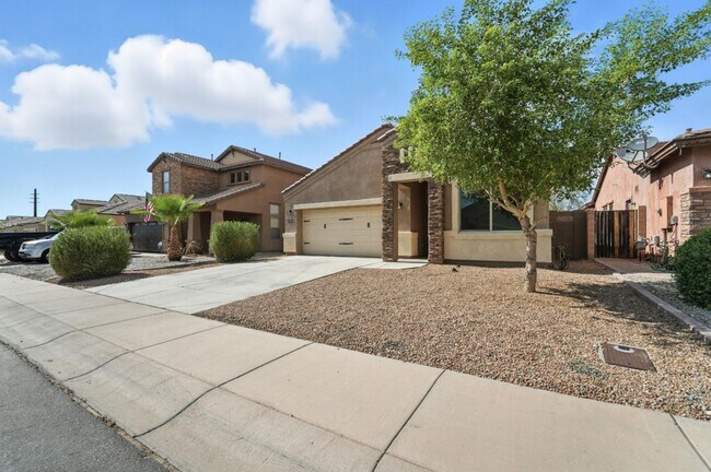 Building Photo - Rare Find! Spacious 3-Bed, 2-Bath + 3-Car ...