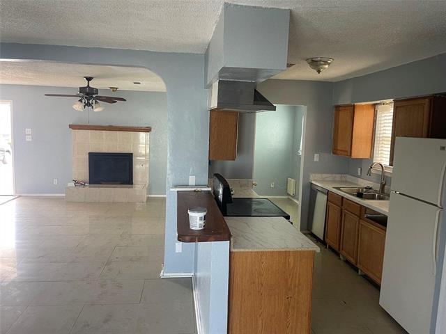 Building Photo - 2517 Chevy Chase Dr