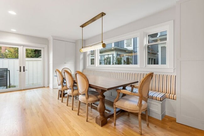 Building Photo - 1516 NW 25th Ave