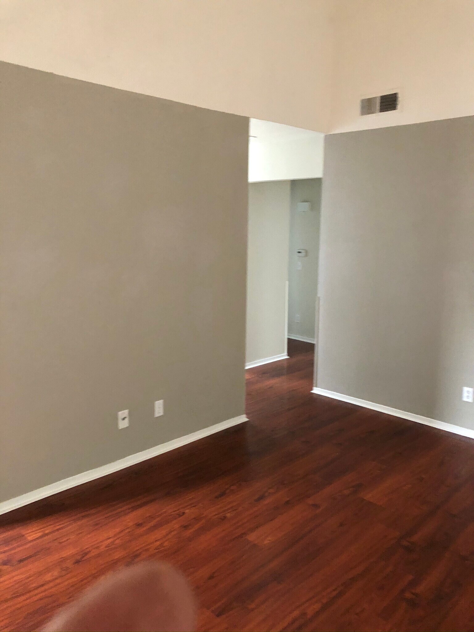 family room/entry hallway - 445 Almond Dr. #29