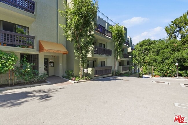 Building Photo - 2018 Griffith Park Blvd