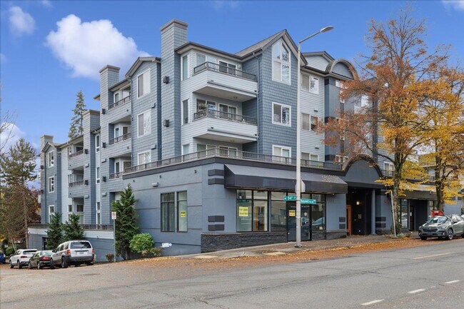 Building Photo - Prime Maple Leaf Bright 2-Bed 2-Bath Corne...