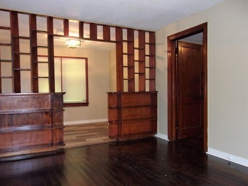 Building Photo - 1 BED 1 BATH DOWNSTAIRS GARAGE APT IN CAPITAL HILL AREA