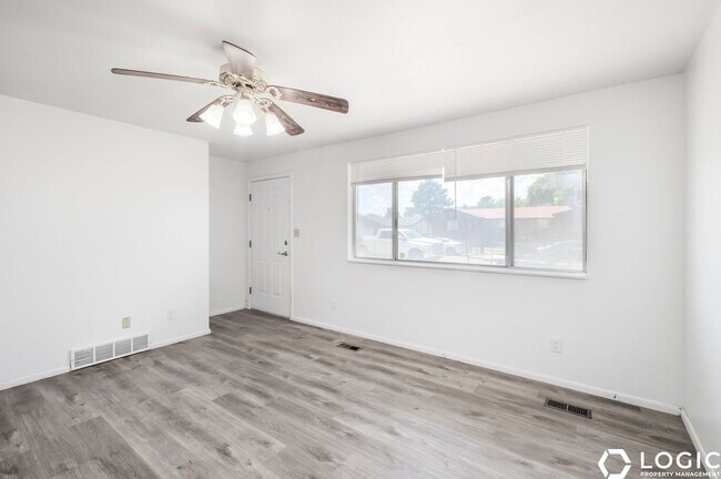 Building Photo - 266 N 300 W