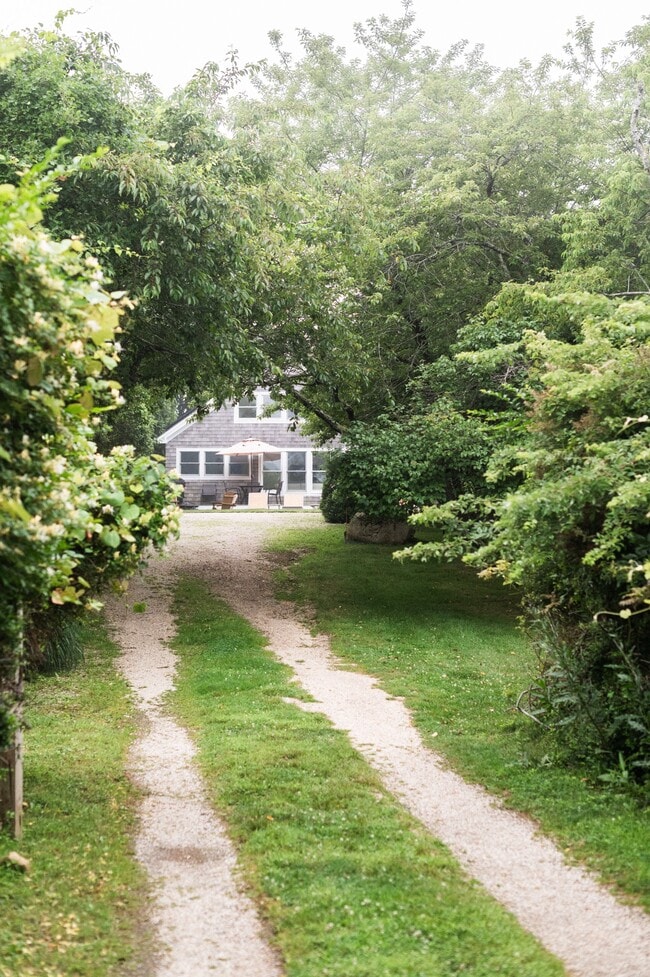 Building Photo - 40 Ditch Plains Rd