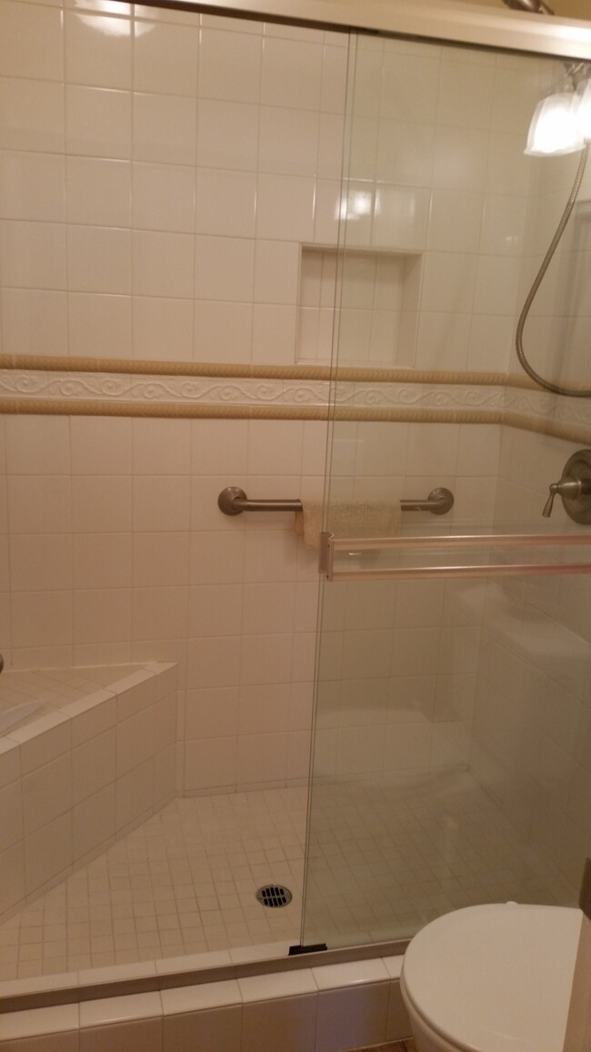 Shower - 1775 Diamond St