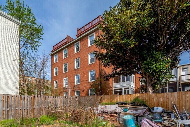 Building Photo - 219 T St NE