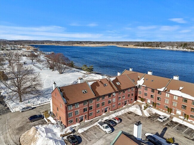 Building Photo - 126 Merrimac St