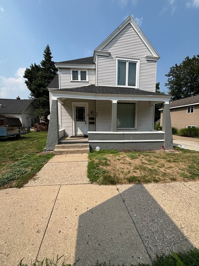 Building Photo - 751 Lake Michigan Dr NW