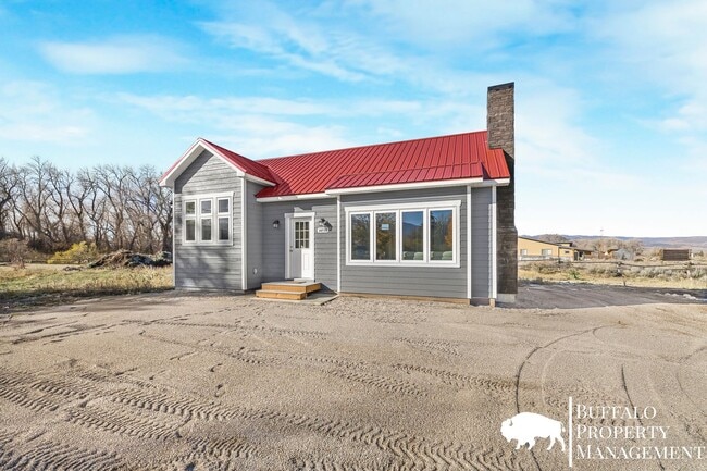 Building Photo - Brand new fully furnished home available f...