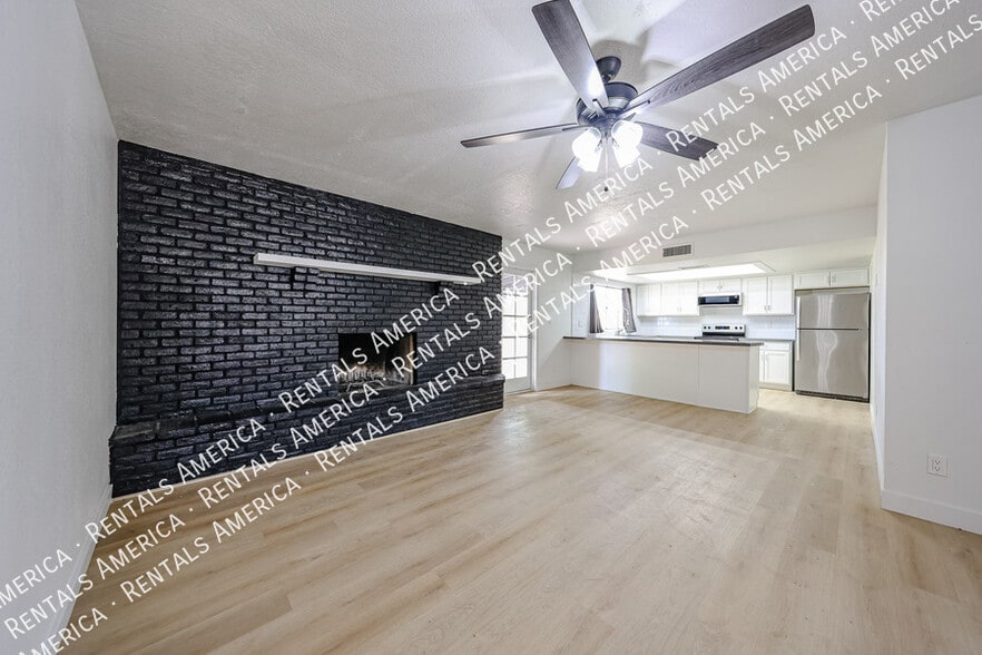 Building Photo - 10642 N 47th Dr