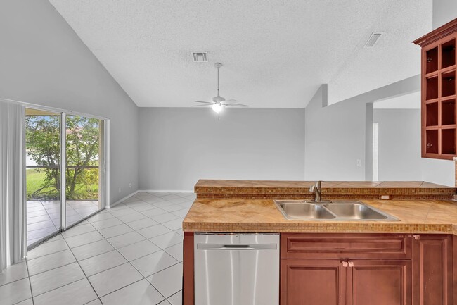Building Photo - 22492 Middletown Dr