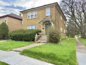 Building Photo - 901-903 14th St