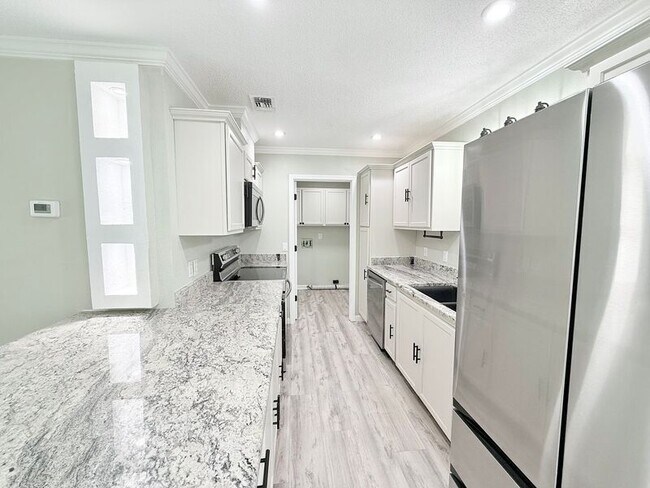 Building Photo - 4993 Mayo Cir