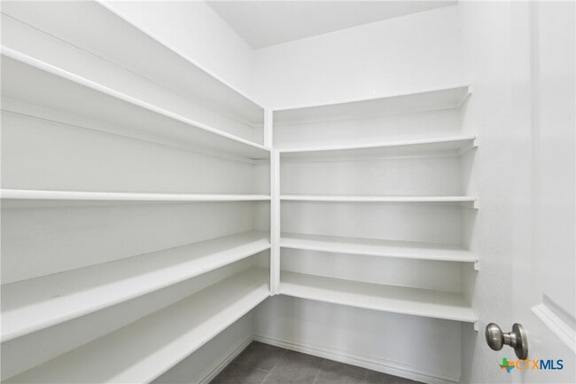 Building Photo - 1225 Havens Cross