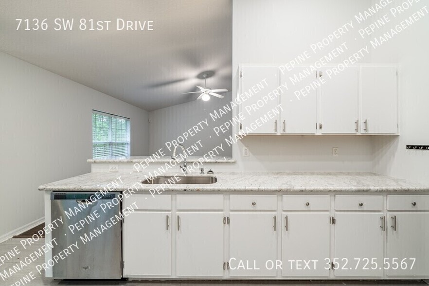 Building Photo - 7136 SW 81st Dr