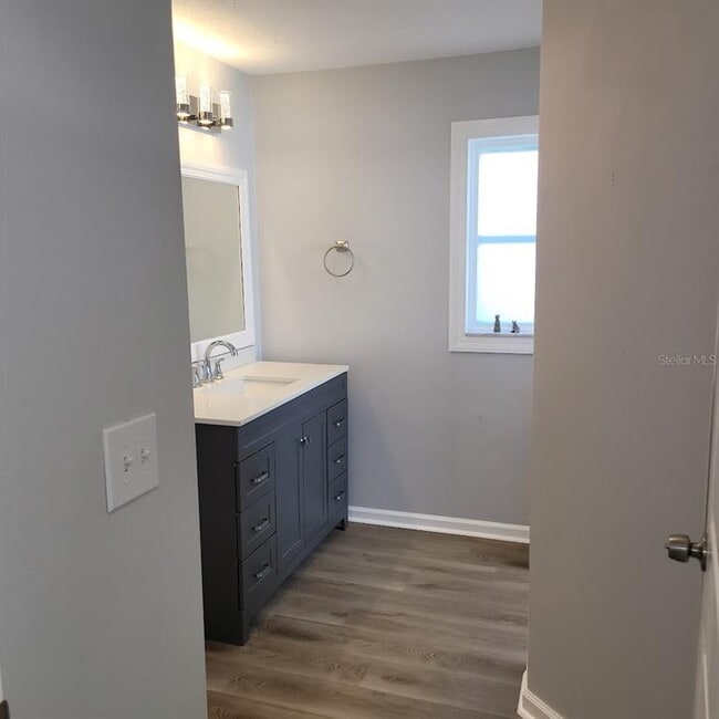 Building Photo - 4470 Mainlands Blvd W