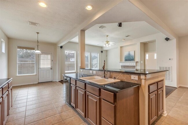 Building Photo - 6604 Trenton Lake Ln