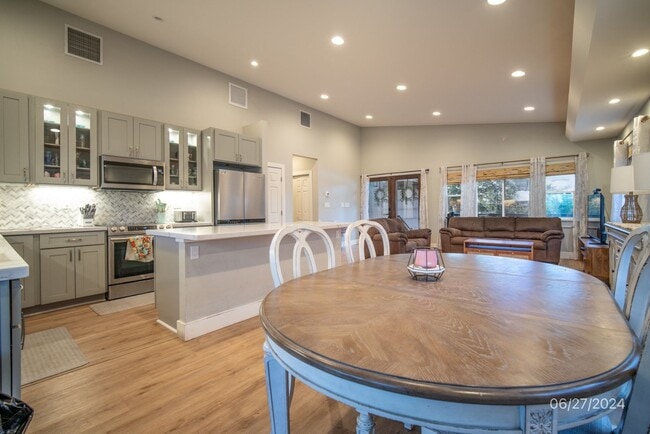 Building Photo - 3bd / 2ba 1,480 sqft Condo in Waianae