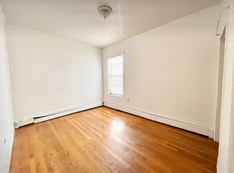 Building Photo - 848 Huntington Ave