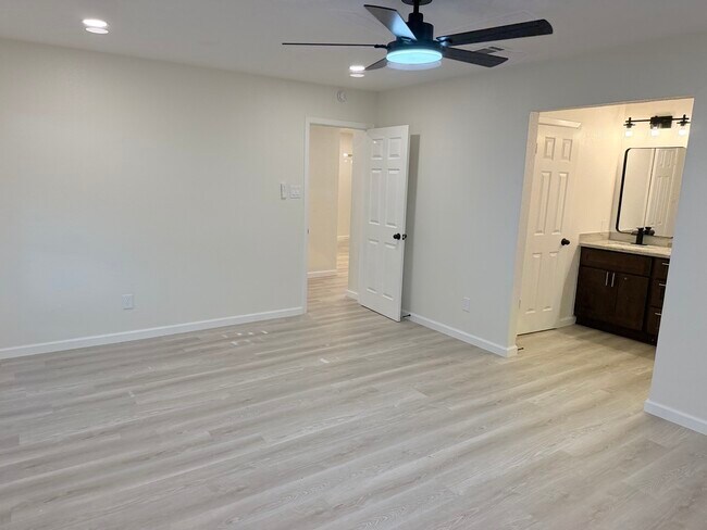 Building Photo - 9506 Wellsworth Dr