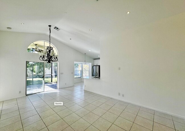 Building Photo - 2014 Normandy Cir
