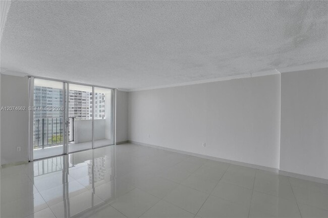 Building Photo - 2780 NE 183rd St