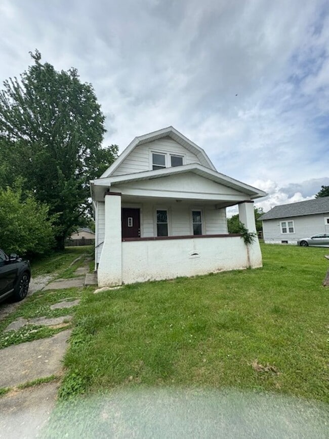 Primary Photo - 1502 E Indiana St