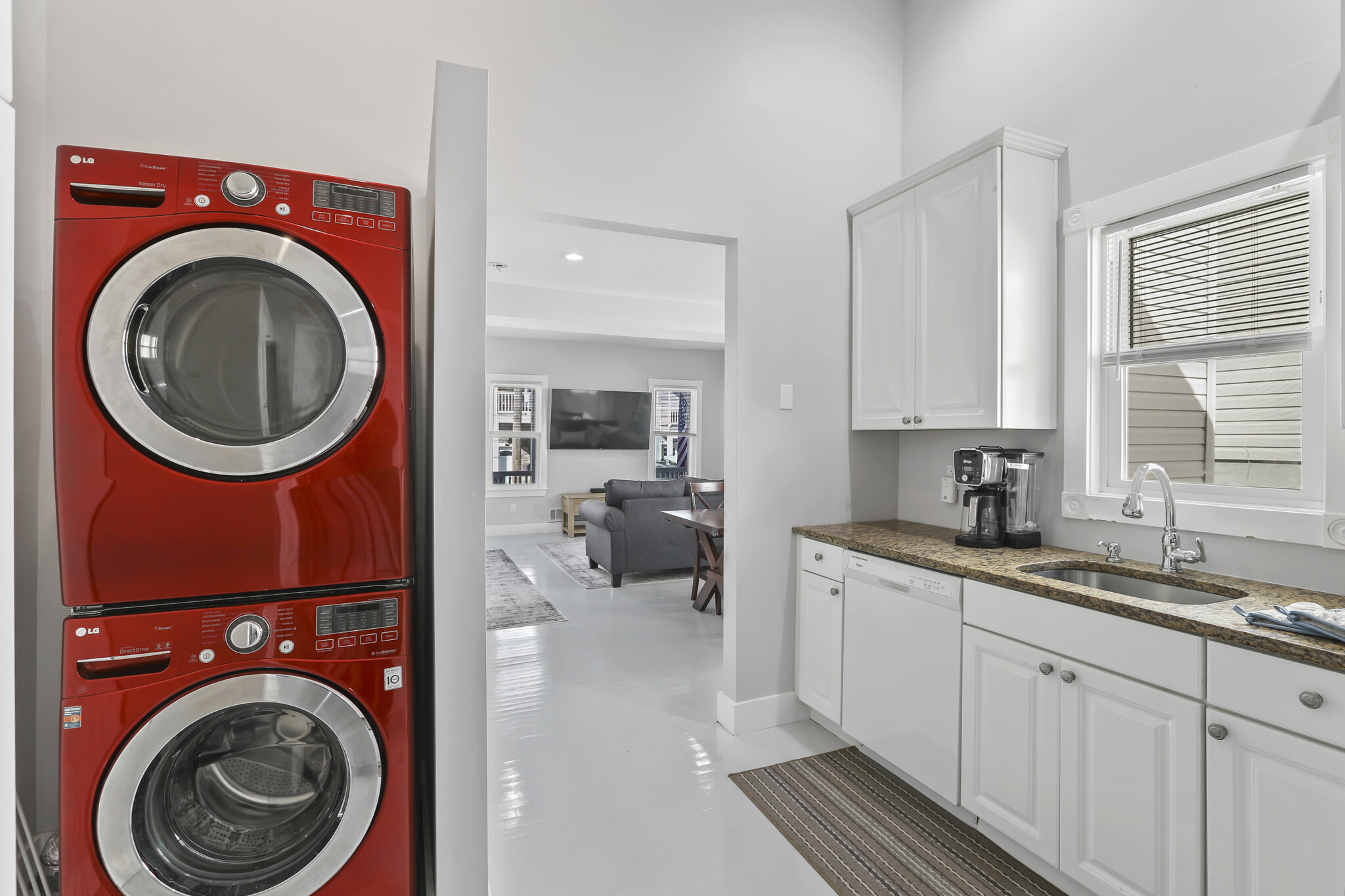 Laundy - 14 Center St