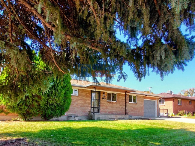 Building Photo - 7041 Beacon Way